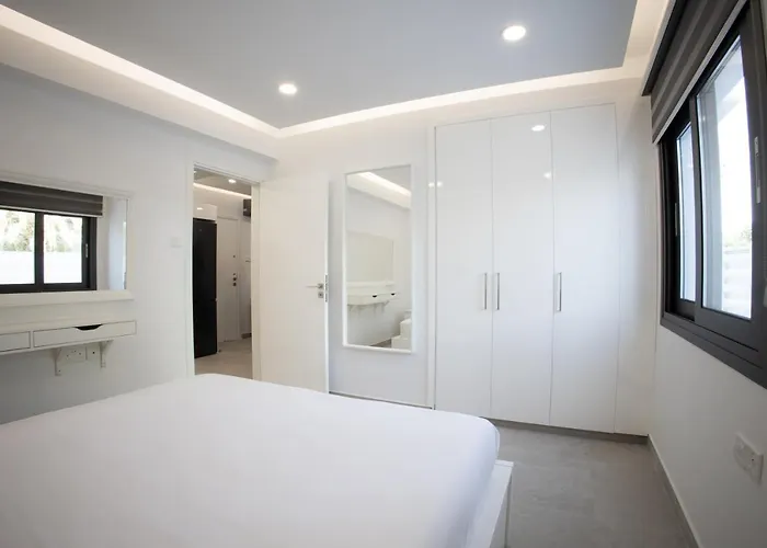 Phaedrus Living: Luxury Mackenzie Flat Lägenhet