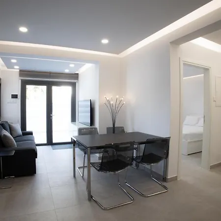 Phaedrus Living: Luxury Mackenzie Flat * Larnaca